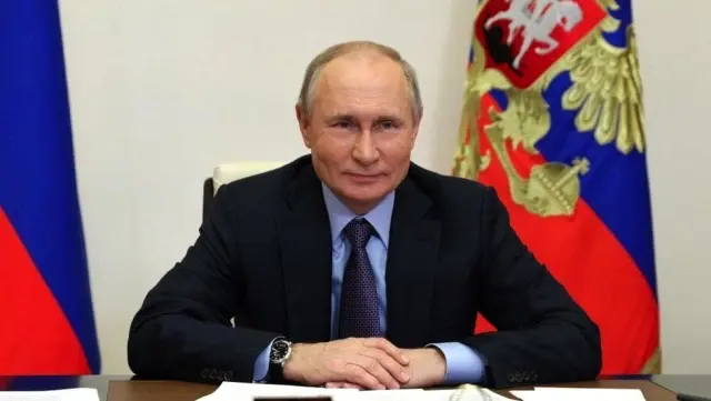 Rusya Devlet Başkanı Putin çevrim içi sistem üzerinden oyunu kullandı