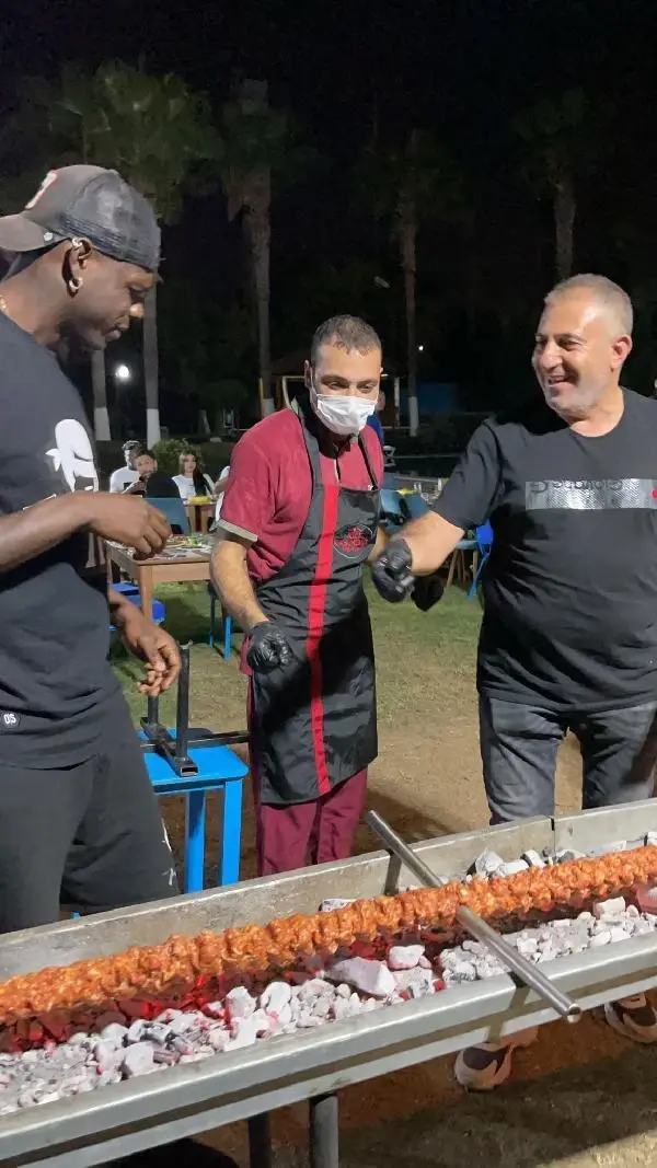SPOR Adana Demirspor'a 27 metrelik kebap dopingi