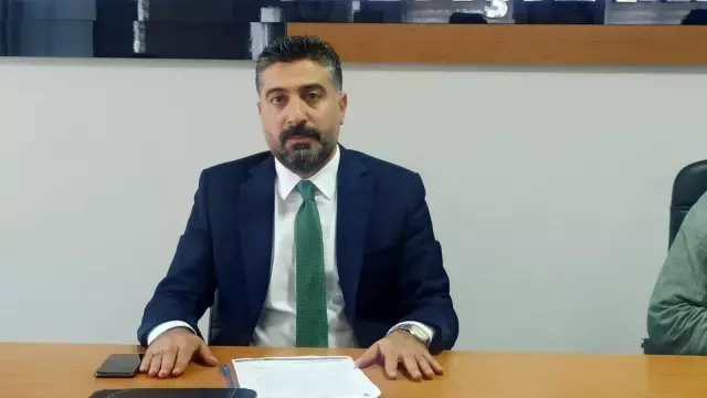 İSTANBUL ? AK PARTİLİLER ADNAN MENDERES, FATİN RÜŞTÜ ZORLU VE HASAN POLATKAN'I MEZARLARI BAŞINDA ANDI