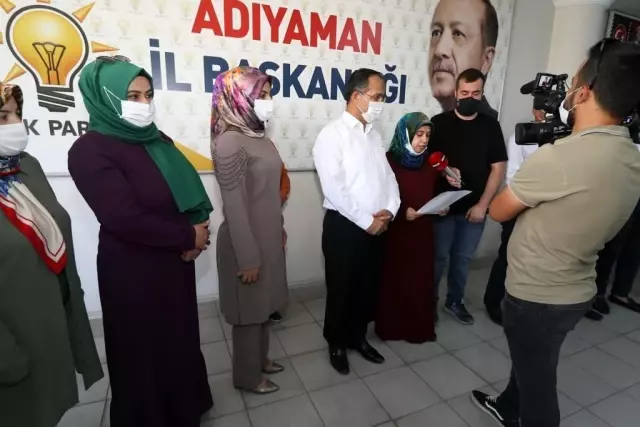 İSTANBUL ? AK PARTİLİLER ADNAN MENDERES, FATİN RÜŞTÜ ZORLU VE HASAN POLATKAN'I MEZARLARI BAŞINDA ANDI