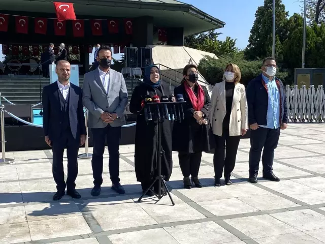 İSTANBUL ? AK PARTİLİLER ADNAN MENDERES, FATİN RÜŞTÜ ZORLU VE HASAN POLATKAN'I MEZARLARI BAŞINDA ANDI