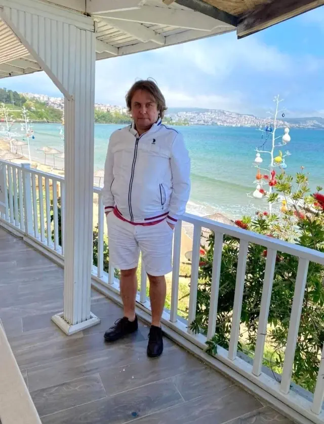 Aşı olmayan doktor korona virüsten hayatını kaybetti