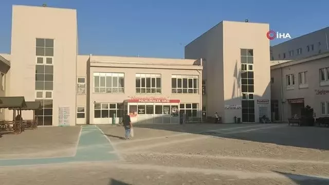 Aşı olmayan doktor korona virüsten hayatını kaybetti