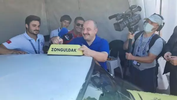 Bakan Varank'tan otonom araçlar yapan gençlere destek