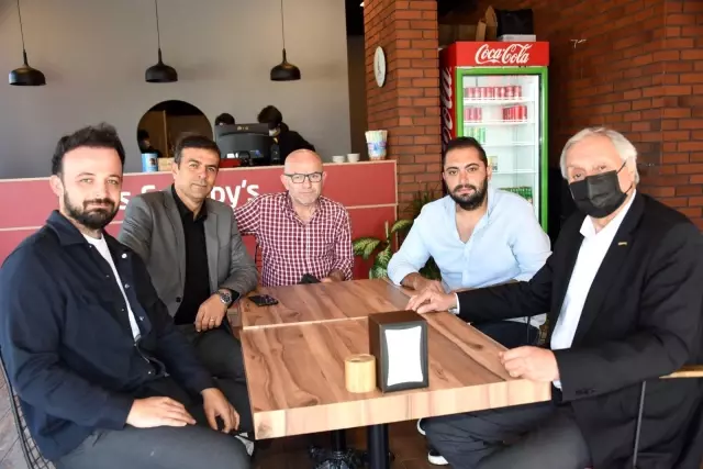 Başkan Bakkalcıoğlu 4 Eylül Mahallesi'nde esnaflarla bir araya geldi