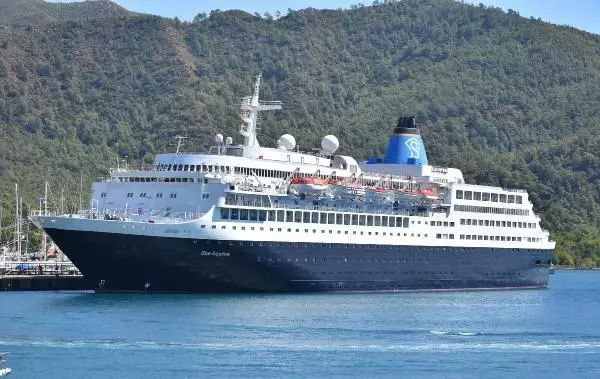 'BLUE SAPPHİRE' İLE MARMARİS'E 220 TURİST GELDİ