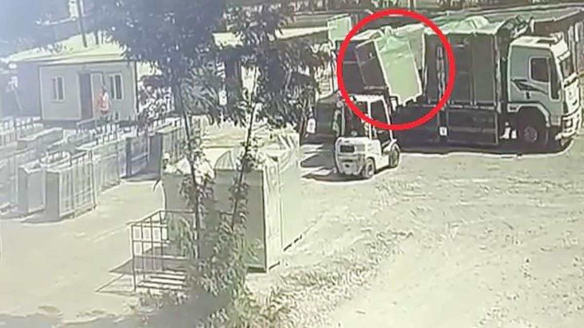 1,5 tonluk elektrik trafosunun altında kalan işçi hayatını böyle kaybetti