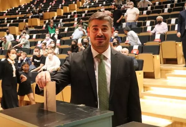 Denizlispor Kulübü Başkanı Mehmet Uz, güven tazeledi