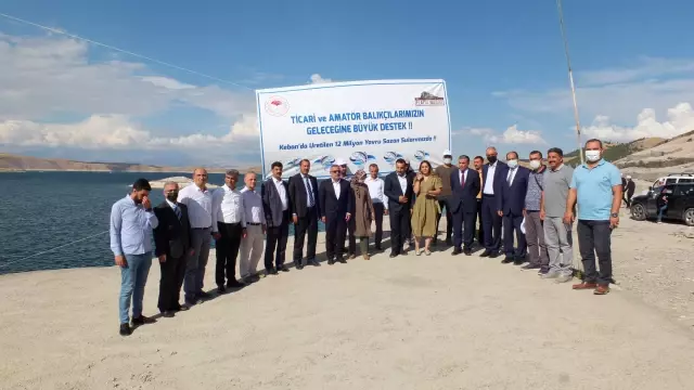 Göl ve göletlere 2,5 milyon sazan yavrusu bırakıldı