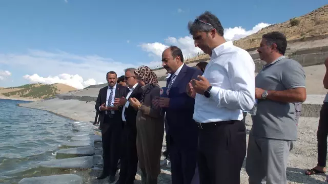 Göl ve göletlere 2,5 milyon sazan yavrusu bırakıldı