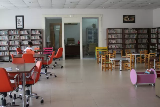 Hatay'da iki mahalleye kütüphane açıldı