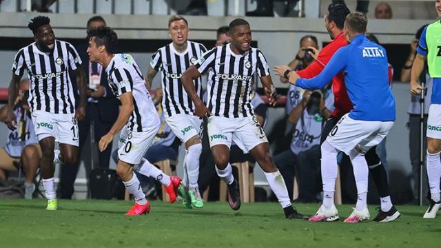 İzmir derbisinde kazanan Altay! Göztepe'yi son dakikada Paixao'nun golü yıktı