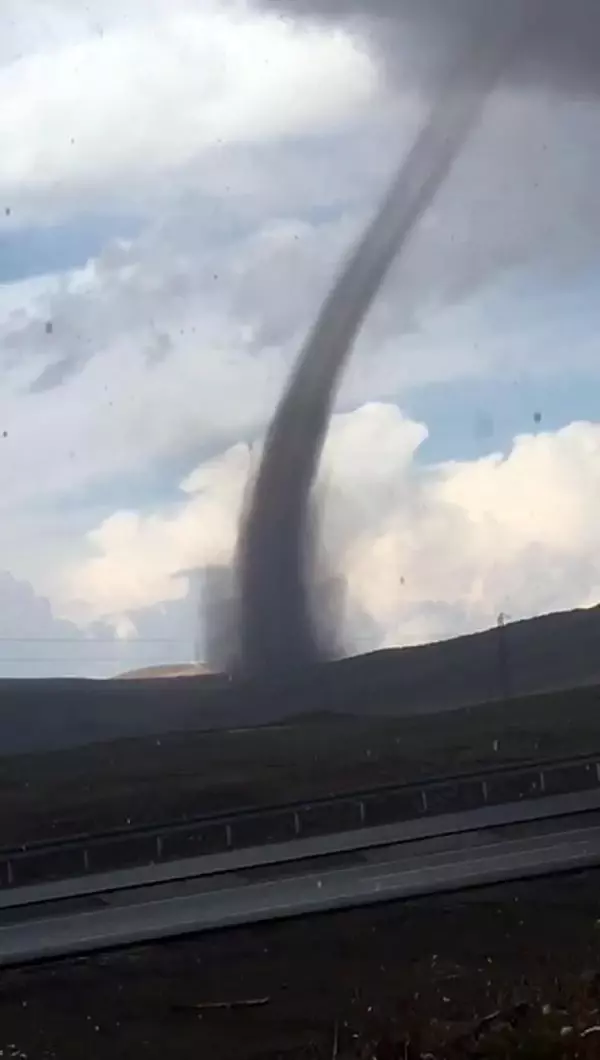 Kars'ta oluşan hortum görüntülendi