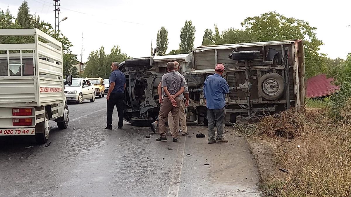 Kayganlaşan yol kaza getirdi