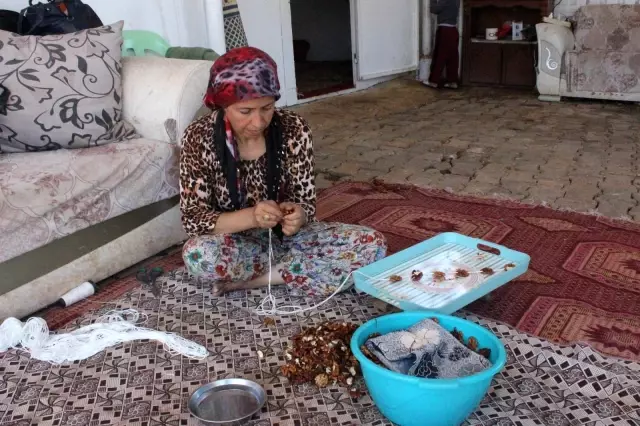 Kilis'te cevizli sucuk üretimi başladı