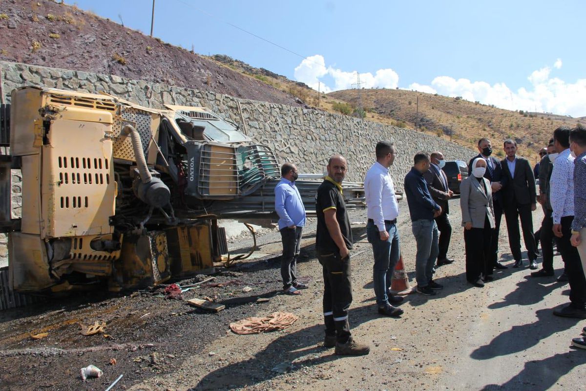 Malatya'da iş makinesi devrildi: 1 yaralı