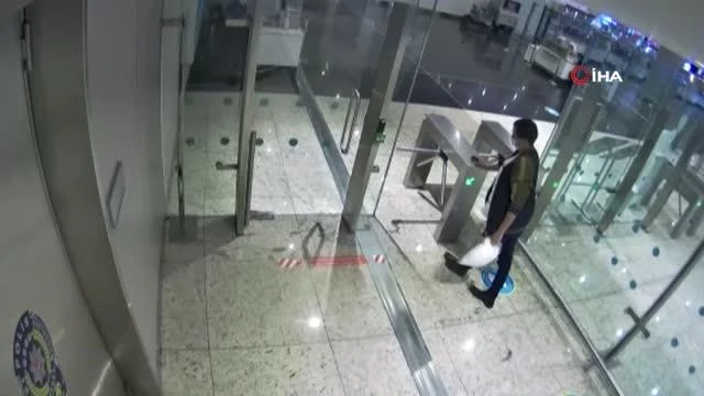Son dakika: Midesindeki kokain patlayan uyuşturucu kuryesi, havalimanında  öldü - Haberler