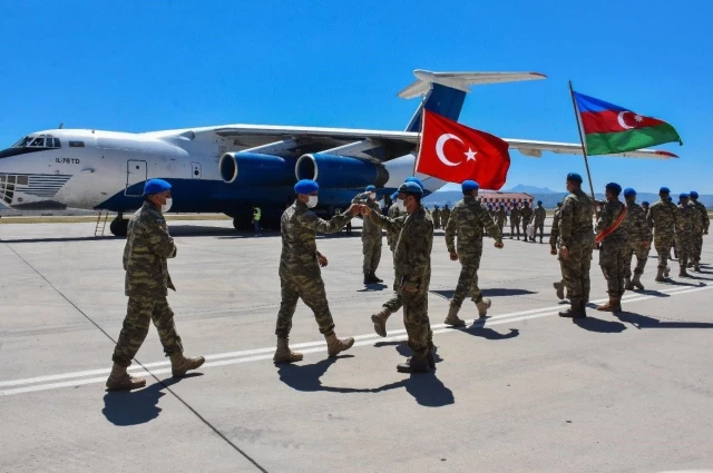 Son dakika haberleri! MSB: Azerbaycan ve Somalili misafir askerler komando eğitimlerini başarıyla tamamladı 