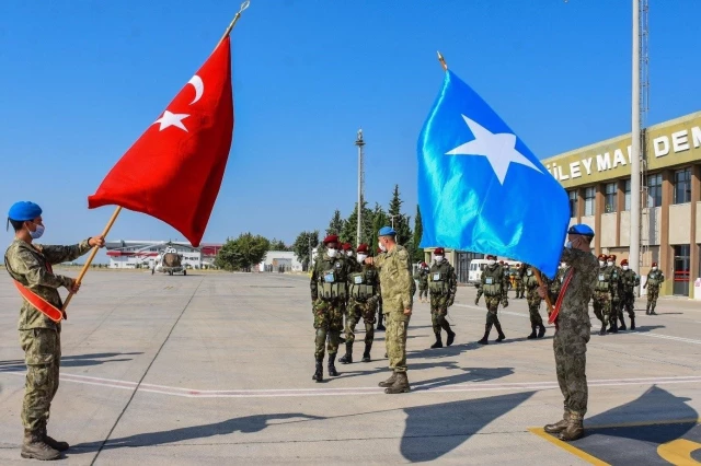 Son dakika haberleri! MSB: Azerbaycan ve Somalili misafir askerler komando eğitimlerini başarıyla tamamladı 