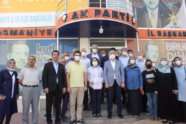 İSTANBUL ? AK PARTİLİLER ADNAN MENDERES, FATİN RÜŞTÜ ZORLU VE HASAN POLATKAN'I MEZARLARI BAŞINDA ANDI