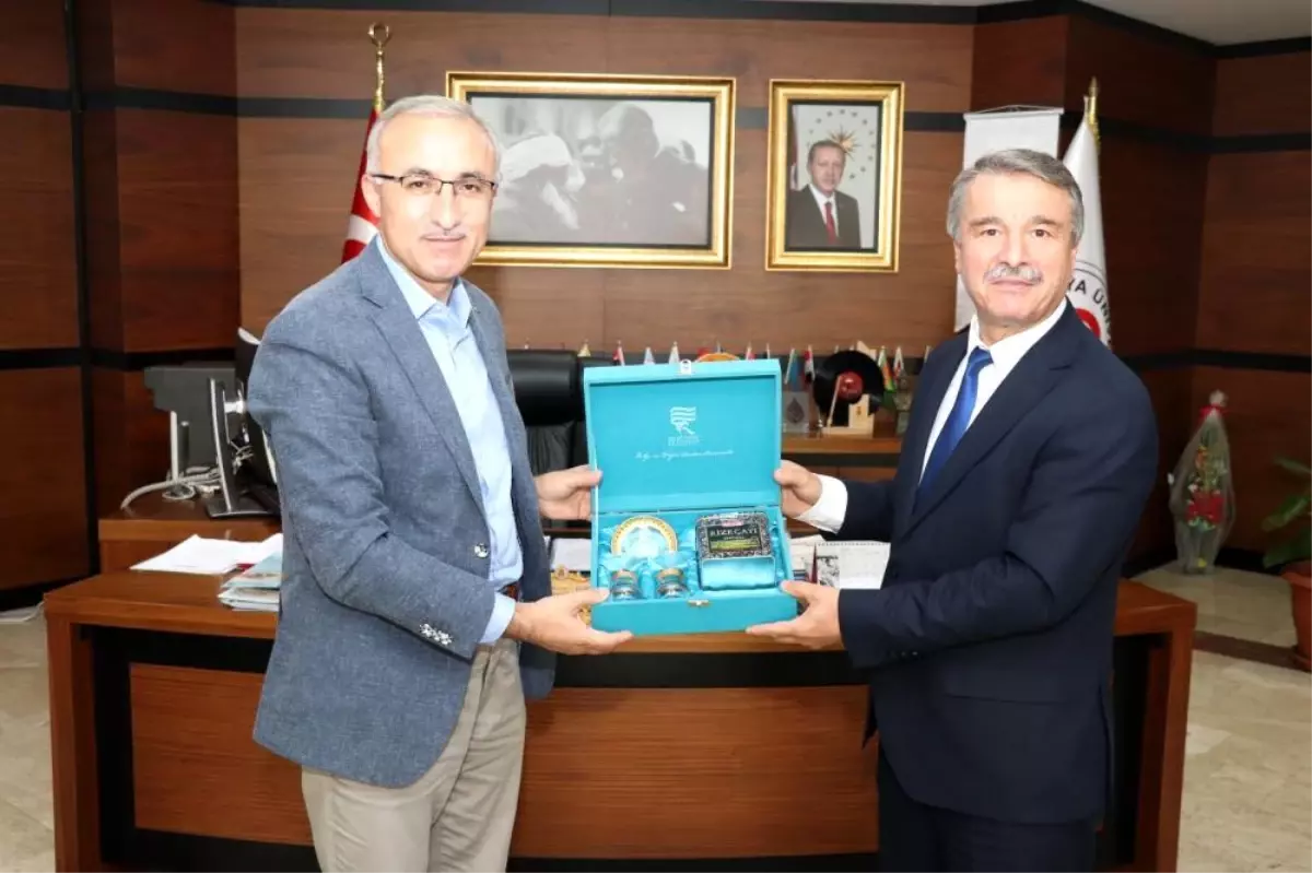 Rektörümüz Mevkidaşını Ziyaret Etti
