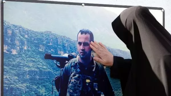 Son dakika haber: ŞEHİT OĞLUNUN RÜYALARINDA İSTEĞİNİ SÖYLEDİĞİ ANITI YAPTIRDI