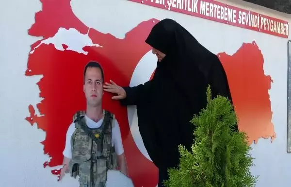 Son dakika haber: ŞEHİT OĞLUNUN RÜYALARINDA İSTEĞİNİ SÖYLEDİĞİ ANITI YAPTIRDI