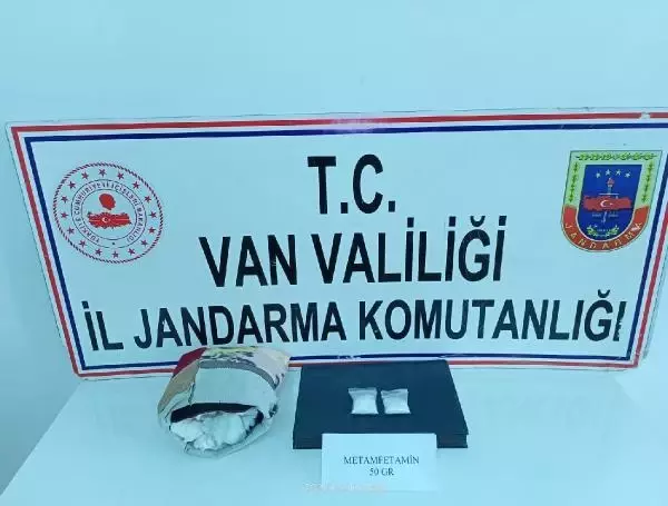 UYUŞTURUCUYU YASTIĞIN İÇİNE GİZLEMİŞLER