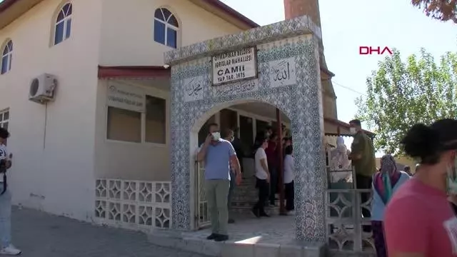 BAKAN KURUM EVİ YANAN AİLELERLE GÖRÜŞTÜ