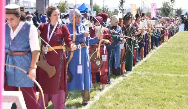 Son dakika haberleri: Bilal Erdoğan: Biz at üstünde ok ve kılıç ile yükselmiş milletiz