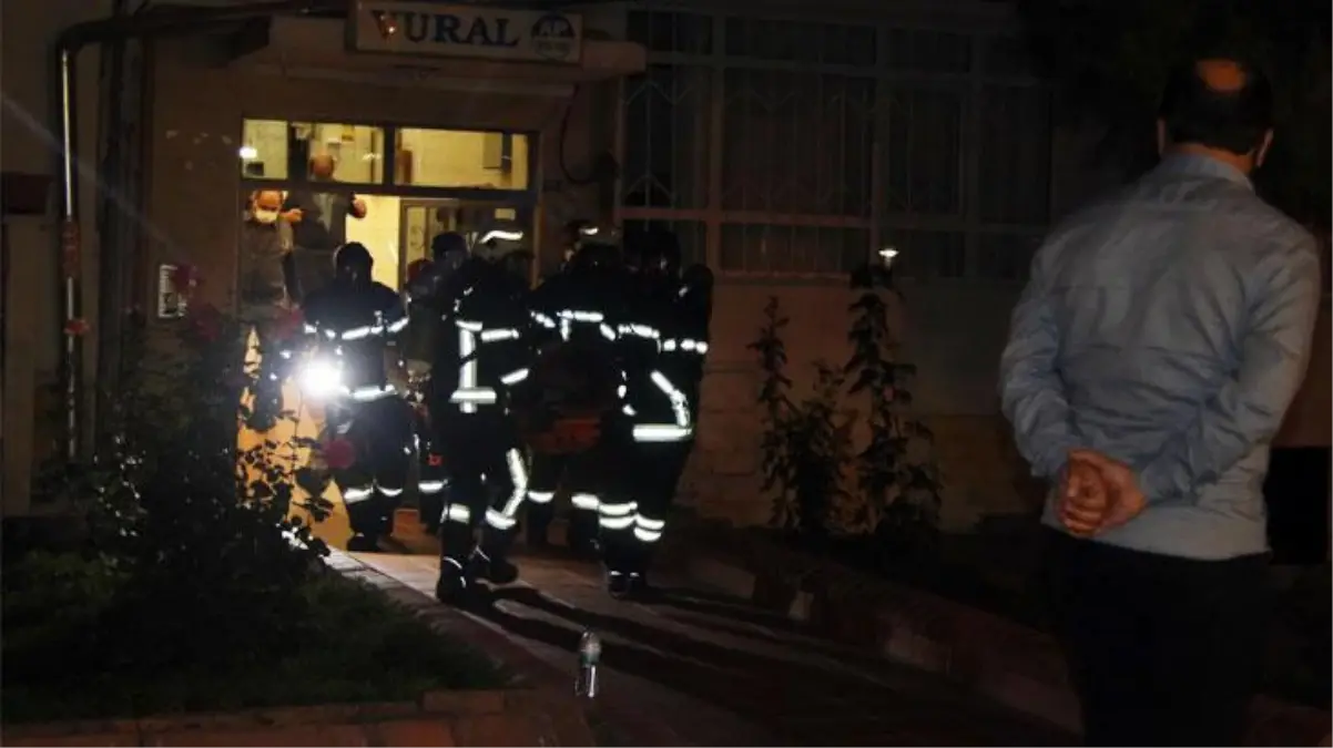 Bina sakinlerinin kötü kokudan rahatsız olduğu dairede erkek cesedi bulundu