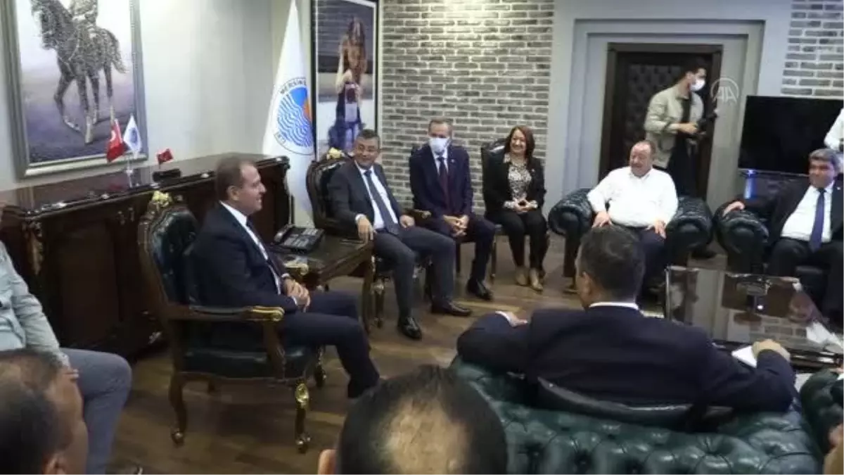 CHP Grup Başkanvekili Özel, Mersin'de temaslarda bulundu