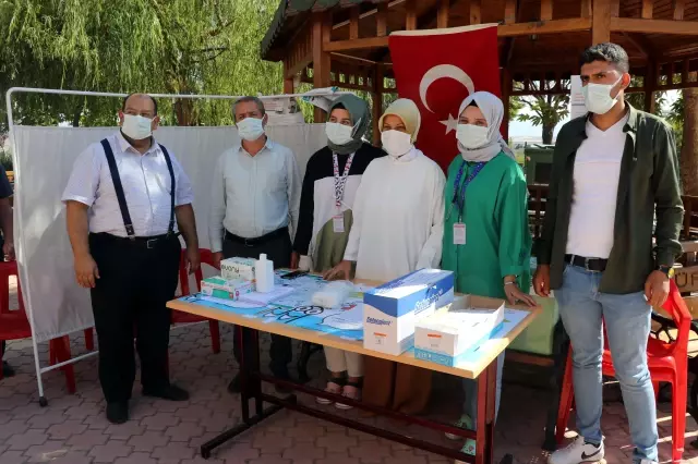 Vatandaşlar cemevinde aşı oldu