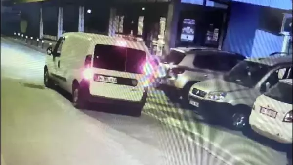 Esenyurt'ta işe giden kadına kapkaç dehşeti
