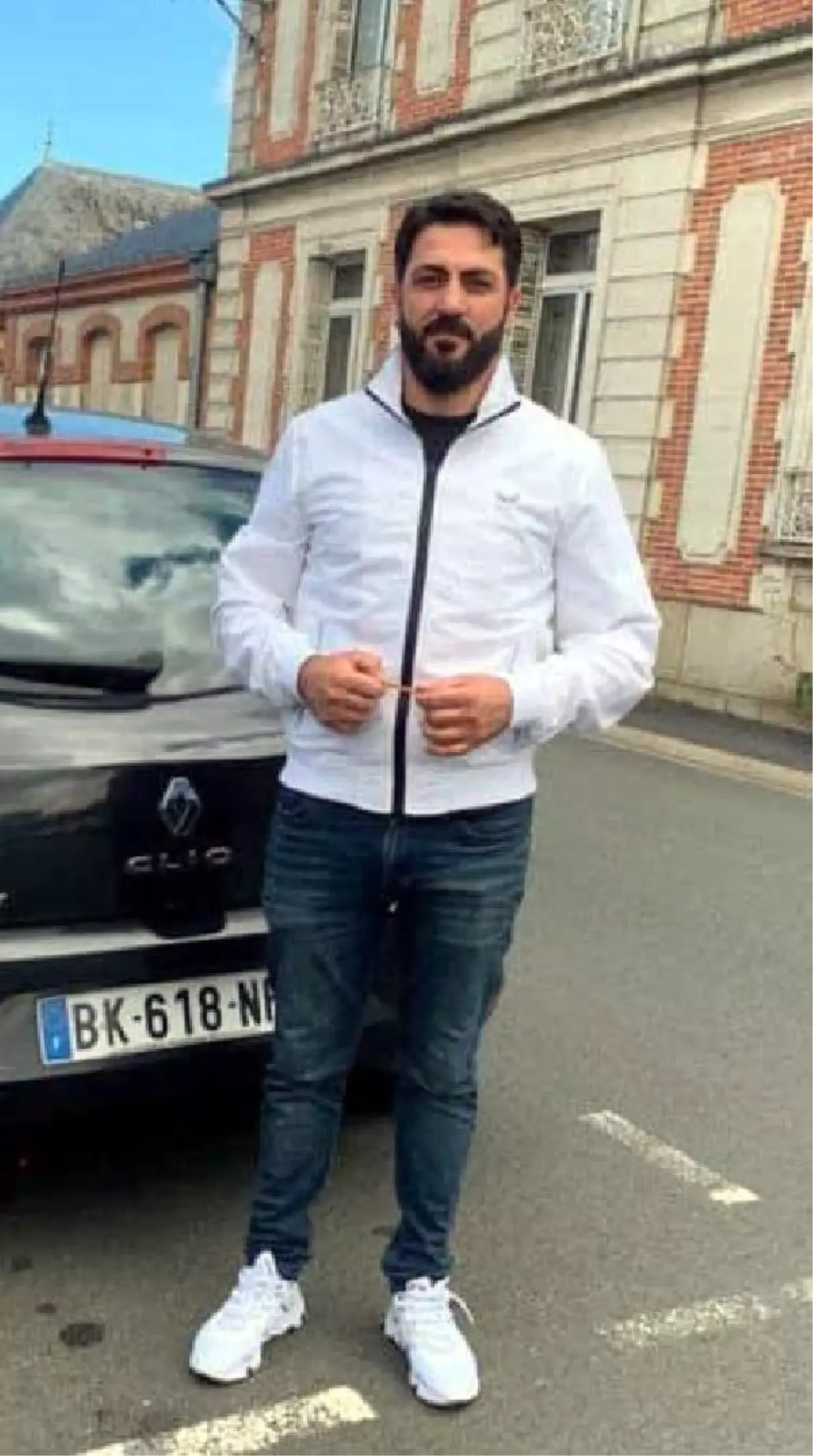Fransa'da öldürülüp gölete atılan Muhyettin, Manisa'da toprağa verildi