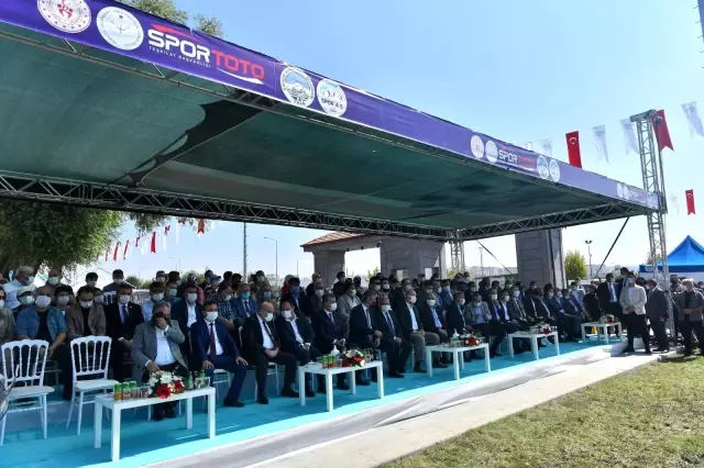 Geleneksel Sporlar, Binicilik ve Okçuluk Tesisi'ne muhteşem açılış