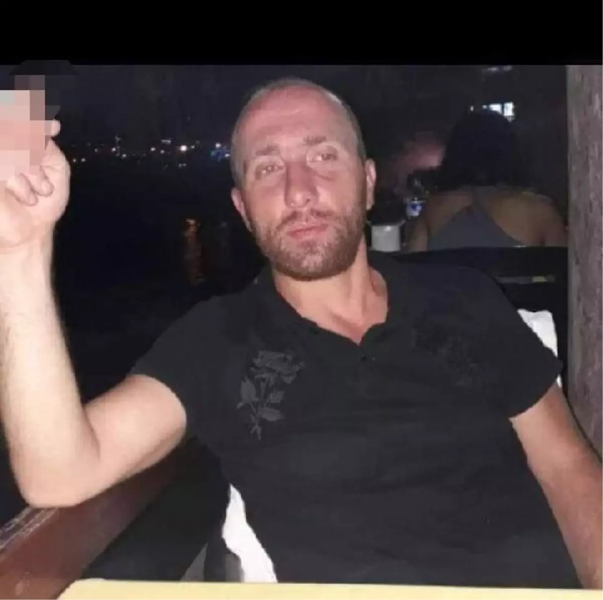 Husumetlisini öldürdü, kız arkadaşını ağır yaraladı
