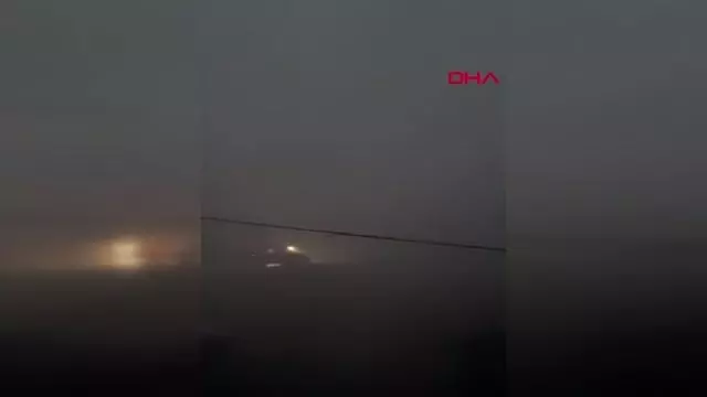 Sultangazi'de çatılar uçtu, araçlar zarar gördü, elektrik kesildi
