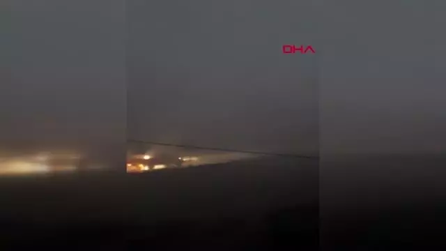 Sultangazi'de çatılar uçtu, araçlar zarar gördü, elektrik kesildi