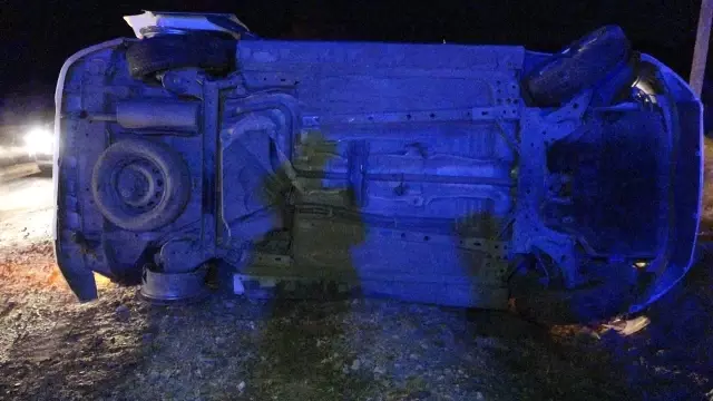 Kaçak mülteci taşıyan kamyonet devrildi: 2 yaralı