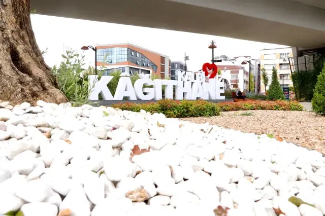Kağıthane Meydanı'nın ikinci etabı açıldı