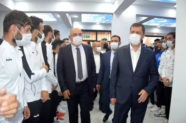 Niksar Belediyespor Sosyal Tesisleri açıldı