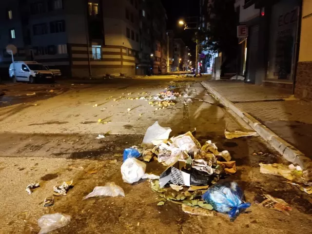 Pazarın ardından sokak savaş alanına döndü