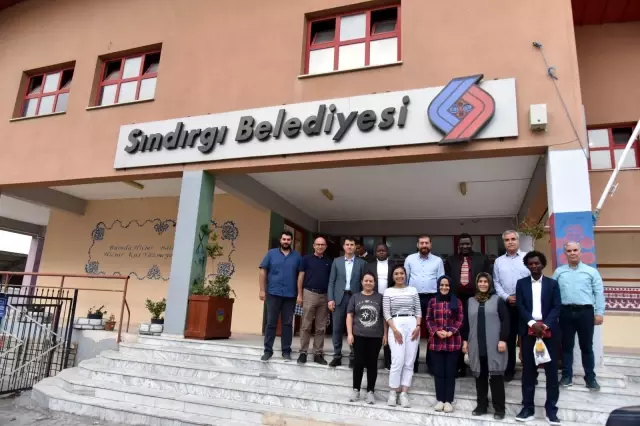 Kamerunlu heyet, Sındırgı'da incelemelerde bulundu