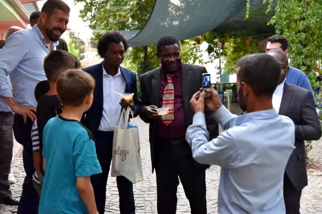 Kamerunlu heyet, Sındırgı'da incelemelerde bulundu