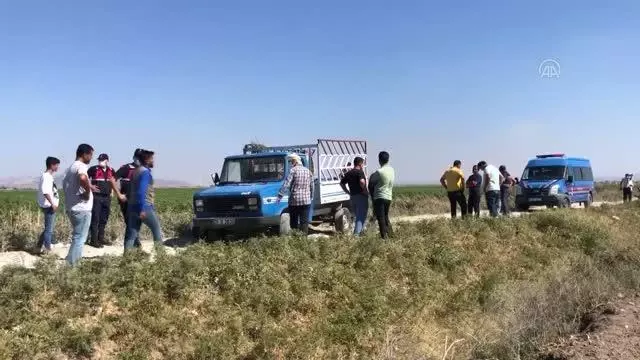 Sulama kanalına düşen kamyonetteki 4 işçi yaralandı