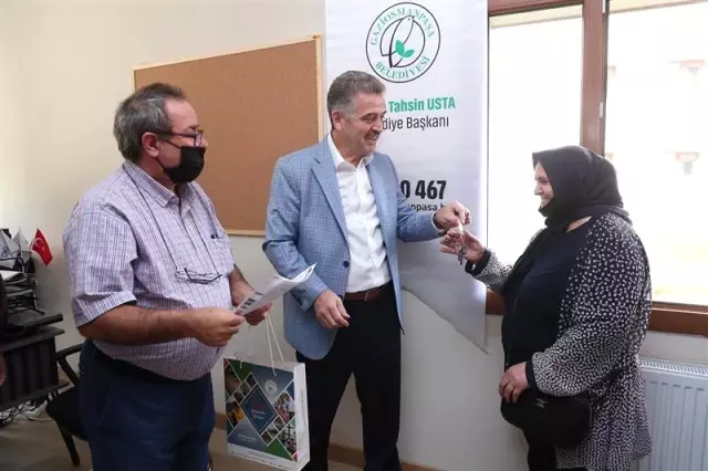 Türkiye'nin örnek kentsel dönüşüm projesinde hak sahipleri dairelerine kavuştu