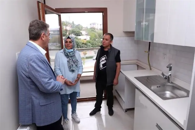 Türkiye'nin örnek kentsel dönüşüm projesinde hak sahipleri dairelerine kavuştu