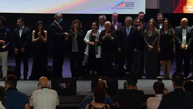 28. Uluslararası Adana Altın Koza Film Festivali'nde büyük ödüller sahiplerini buldu
