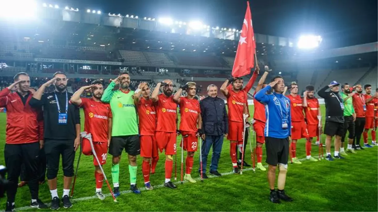 Avrupa şampiyonu Ampute Futbol Milli Takımı'na siyasilerden tebrik mesajı yağdı